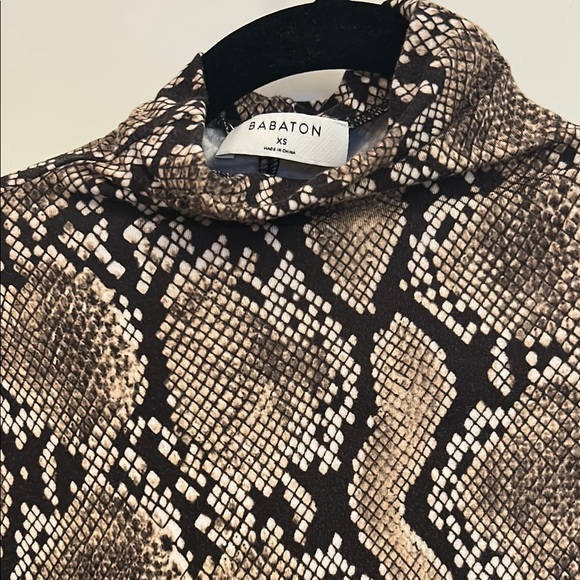 Reptile Pattern Long Sleeve Top - Picture 2 of 2